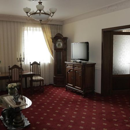 Hotel Slavia Salonta Ngoại thất bức ảnh