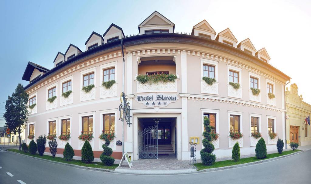 Hotel Slavia Salonta Ngoại thất bức ảnh