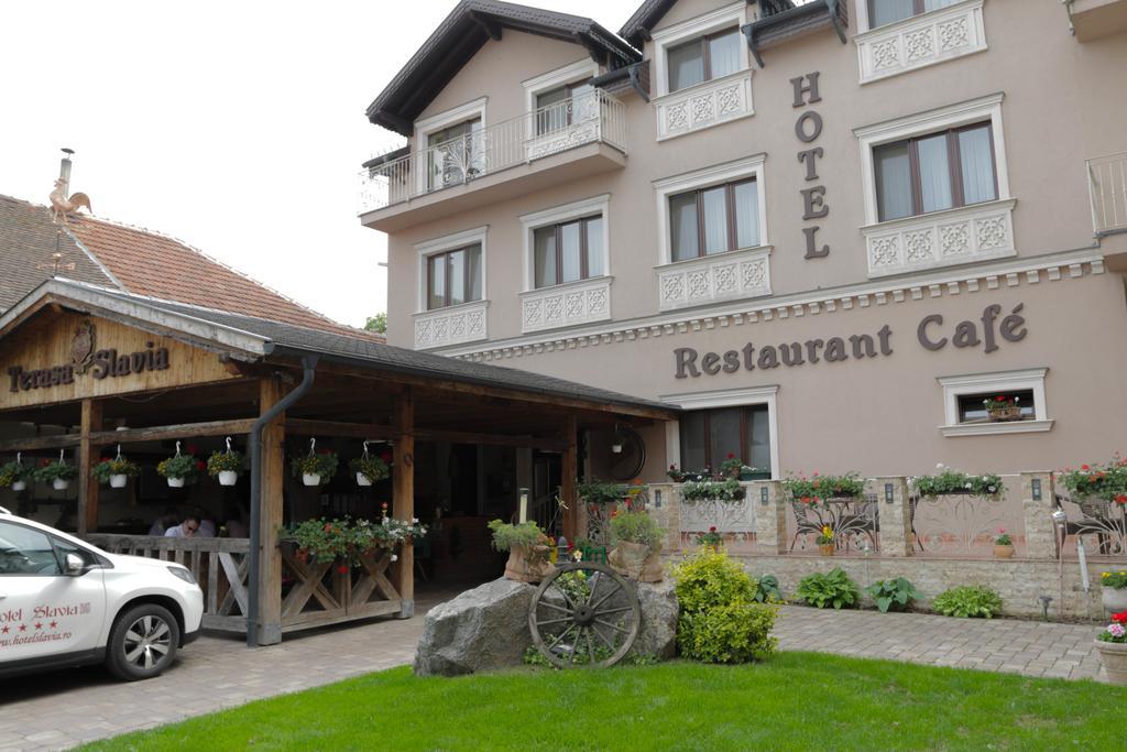 Hotel Slavia Salonta Ngoại thất bức ảnh