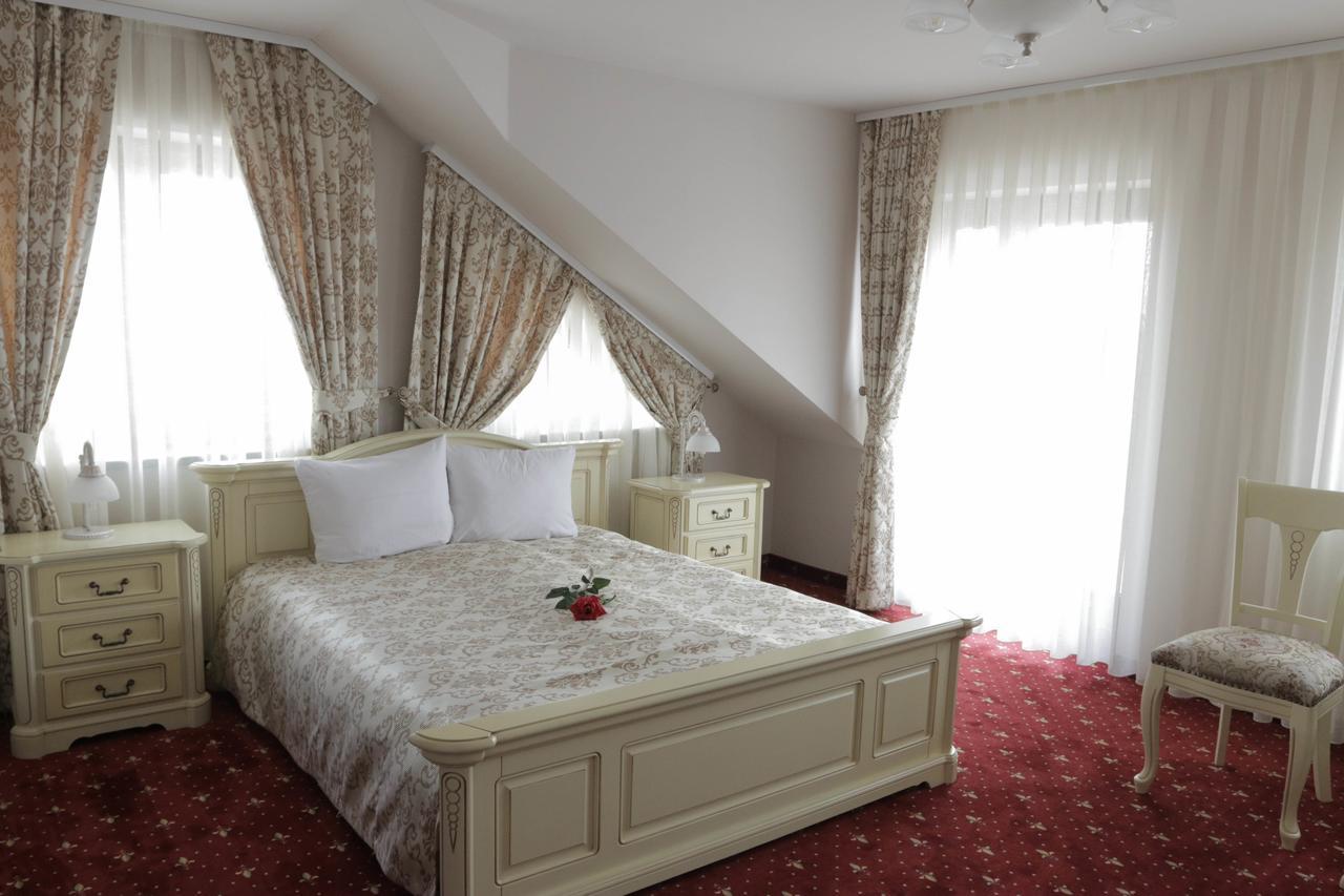 Hotel Slavia Salonta Ngoại thất bức ảnh