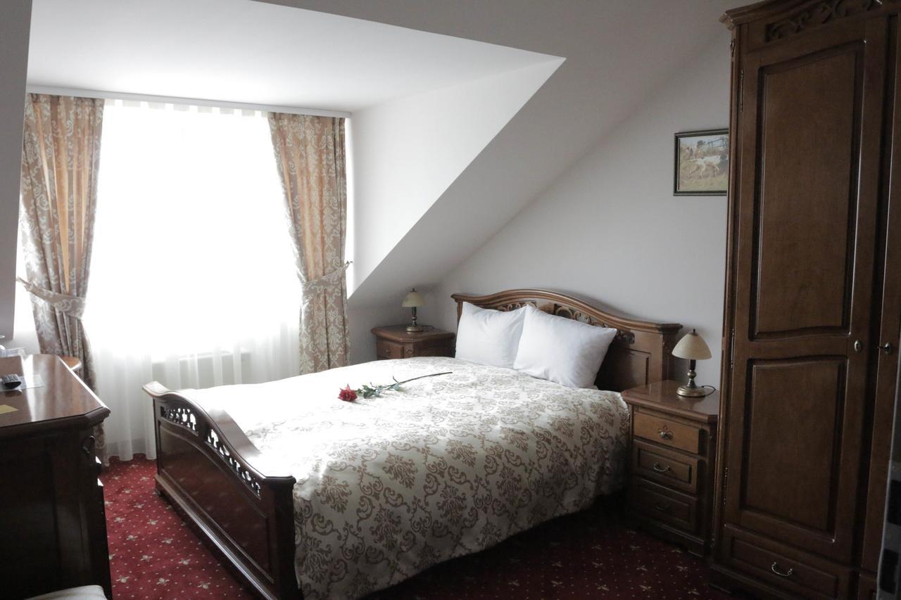 Hotel Slavia Salonta Ngoại thất bức ảnh